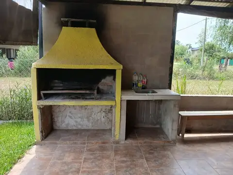 Casa 2 ambientes con 1 baño