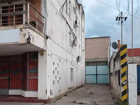 Juan Jose Paso 300, Piso P.B.