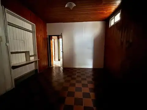 Casa 4 ambientes con 1 baño