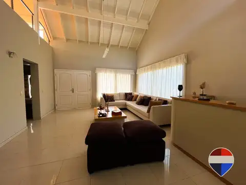 CASA DE 5 AMBIENTES EN VENTA EN LA MARTONA