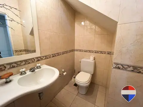 CASA DE 5 AMBIENTES EN VENTA EN LA MARTONA