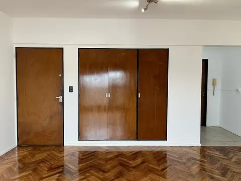 Departamento en Alquiler en Monserrat, $ 550.000