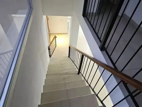 Casa 6 ambientes con 3 baños