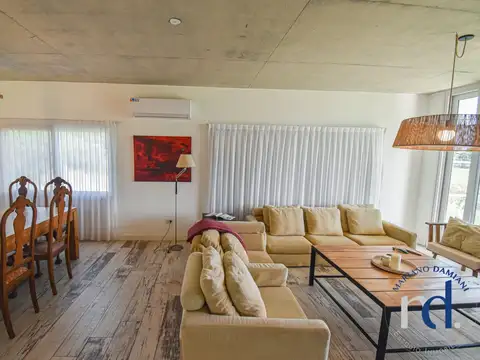 Casa 4 ambientes con 3 baños