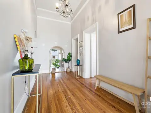 Casa en Venta con 4 cocheras