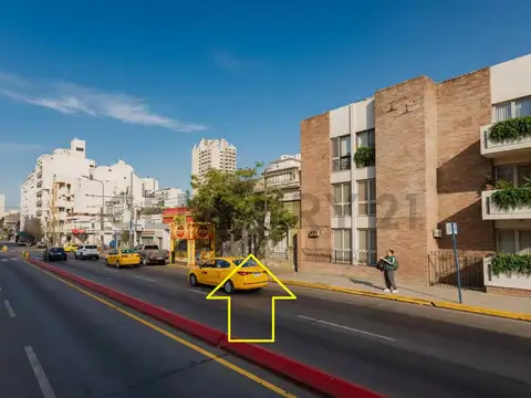 SE VENDE LOTE RINDE MAS DE 2000 M2 AV COLON 1900 CORDOBA CAPITAL