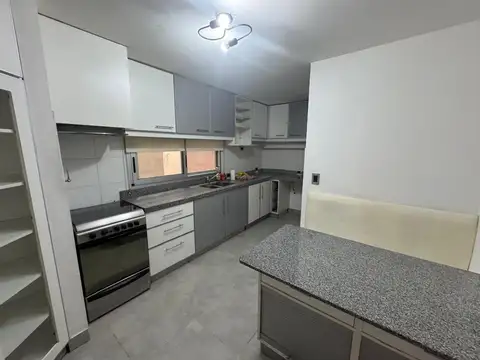 Oficina en Alquiler al Noreste