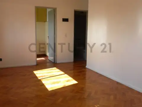 Departamento en Alquiler en Parque Rivadavia, $ 650.000