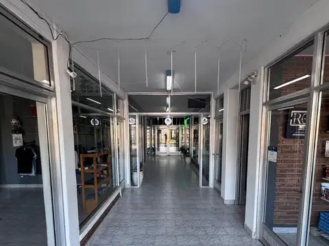 VENTA GALERIA COMERCIAL HUMBOLDT
