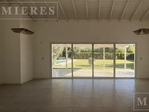 Casa 6 ambientes con 3 baños