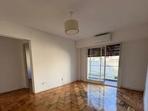 Departamento en Alquiler en Monte Castro, $ 850.000
