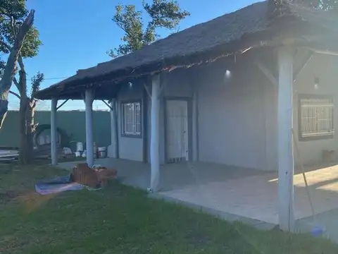 CASA QUINTA CON PILETA EN VENTA