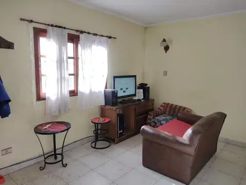 Casa en venta - 2 Dormitorios 1 Baño - Tolosa