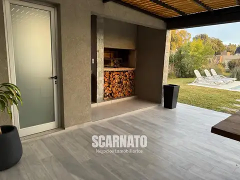 Casa 4 ambientes con 2 baños
