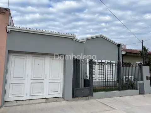 Casa en Venta en Haedo, USD 243.000