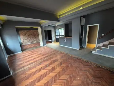 Casa 5 ambientes con 4 baños