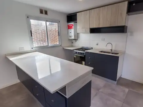 Depto Tipo Casa 3 ambientes con 2 baños