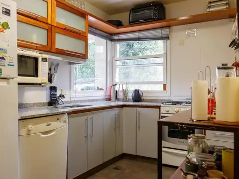 Casa en Venta con 4 cocheras