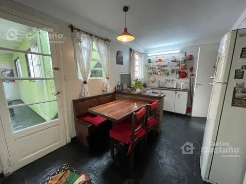 Depto Tipo Casa 4 ambientes con 2 baños