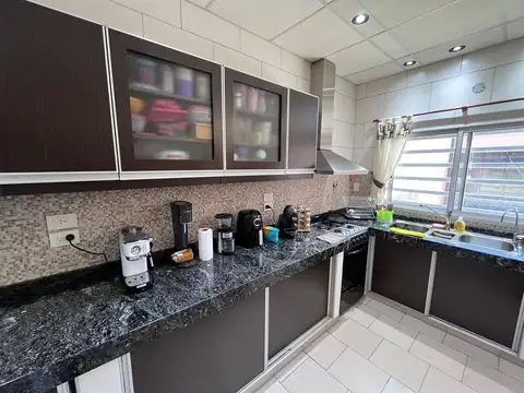 OPORTUNIDAD CASA DE 3 AMBIENTES + 2 DEPARTAMENTO