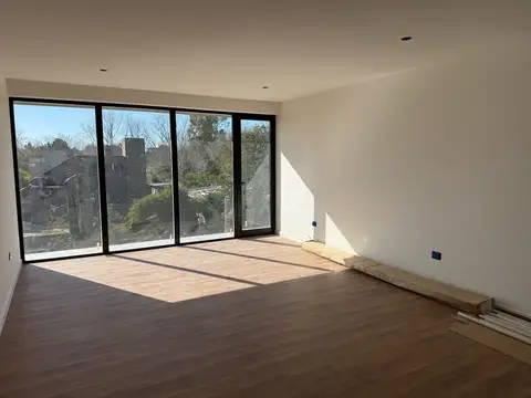 VENTA OFICINA A ESTRENAR - PELLEGRINI Y 14B - CITY BELL - LA PLATA