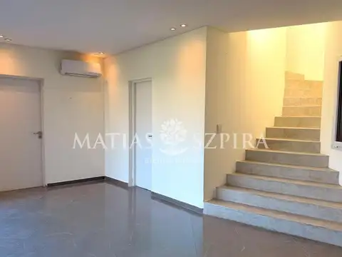 Casa en Venta en Barrio Privado Astorga, USD 380.000