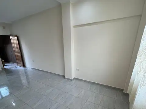 Depto Tipo Casa en Venta en Castelar, USD 28.000
