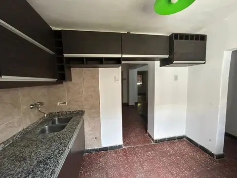 CASA 3 DORMITORIOS  GALPÓN BARRIO MATHEU