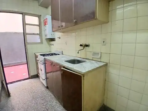 Combate De Los Pozos 500, Piso PB