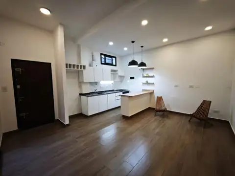Venta. PH 2 Ambientes. Terraza. Ramon Falcon 3100. Flores.