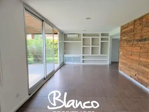 Pilar del Este - Los Jazmines 100