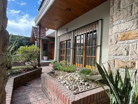Casa en Venta en Morón Sur, USD 210.000