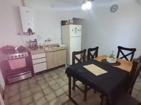 Casa 5 ambientes con 1 baño