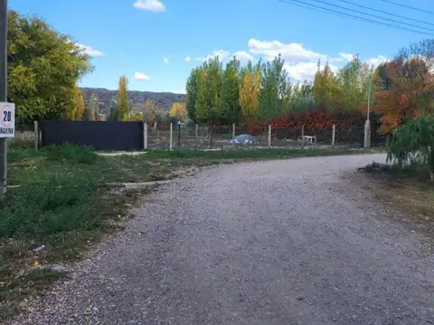 Lote en callejon cerrado escritura Pedriel Lujan