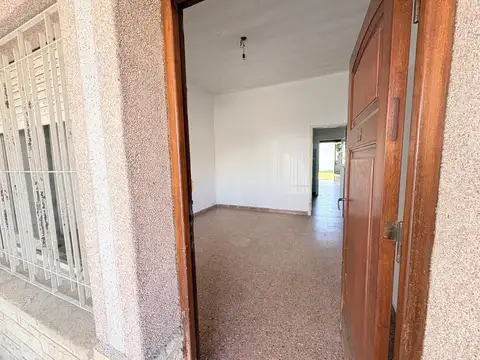 Gobernador Castro 3800