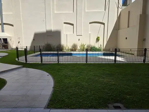 Dos amplios ambientes,balcón, piscina, SUM, parrillas.