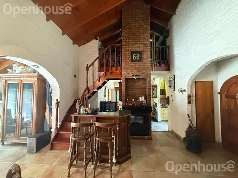 Casa en Venta con 2 cocheras
