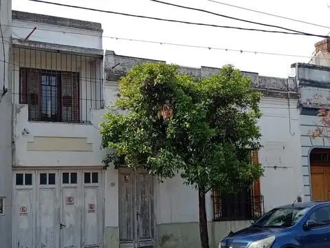 San Fernando    CENTRICO  Casa antigua HECHA TODO A NUEVO   3 amb. cochera jardin