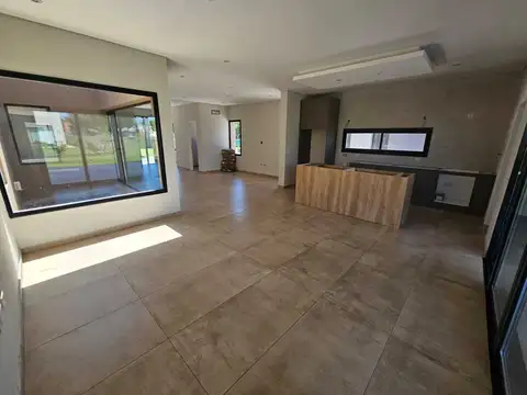 Casa  en Venta en Santo Tomas, Derqui, Pilar - Financiación