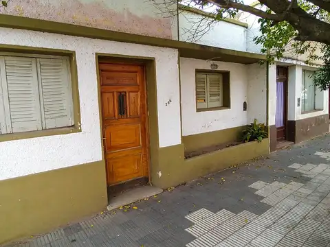 Casa 10 ambientes con 1 baño