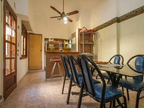 Depto Tipo Casa 4 ambientes con 2 baños