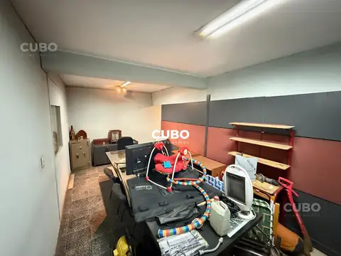 Local Comercial amplio bien ubicado Cuarta Seccion Capital Rotonda del Avión