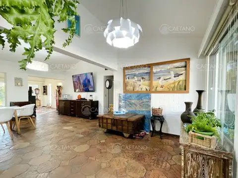 Casa 3 ambientes con 2 baños