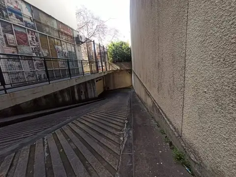 VENTA COCHERA CUBIERTA  EN BALVANERA CON ESCRITURA