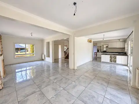 Casa en Venta en Campos De Álvarez, USD 340.000