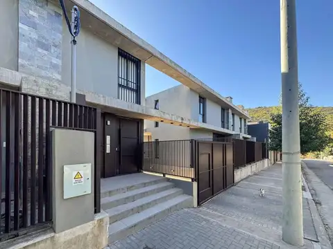 9 de Julio esquina Mitre 100