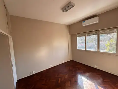 Departamento 4 ambientes con dependencia - Frente a Av. del Libertador, Belgrano