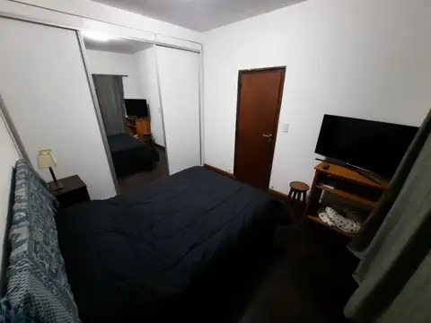HERMOSA CASA - CONSTRUCCIÓN DE PRIMERA CALIDAD - DOS DORMITORIOS - PATIO - VENTA