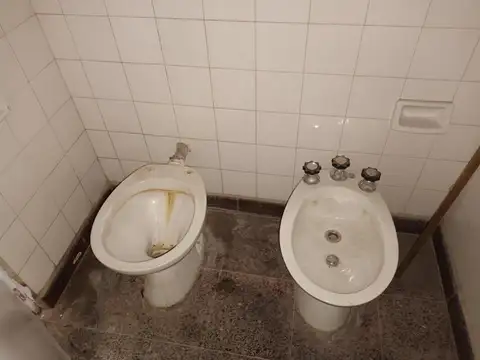 DEPOSITO EN PLANTA BAJA DE EDIFICIO DE ESCALERA