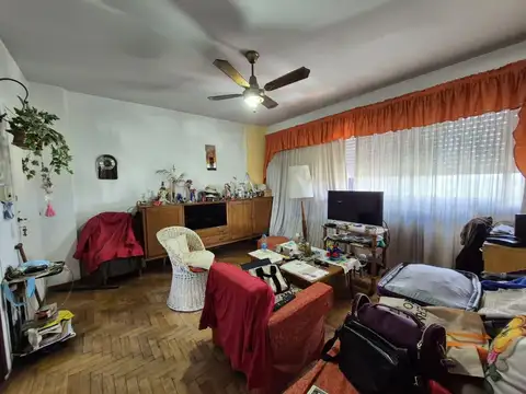 Departamento 2 amb a metros de la estación de Temperley